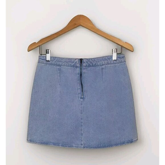 PacSun Scalloped Denim Mini Skirt Women’s Size 26 Light Wash Blue Denim Back Zip - Picture 2 of 14
